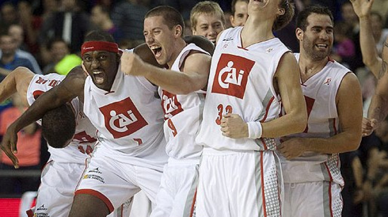 Saragosas basketbolisti priecājas par uzvaru. Foto: acb.com.