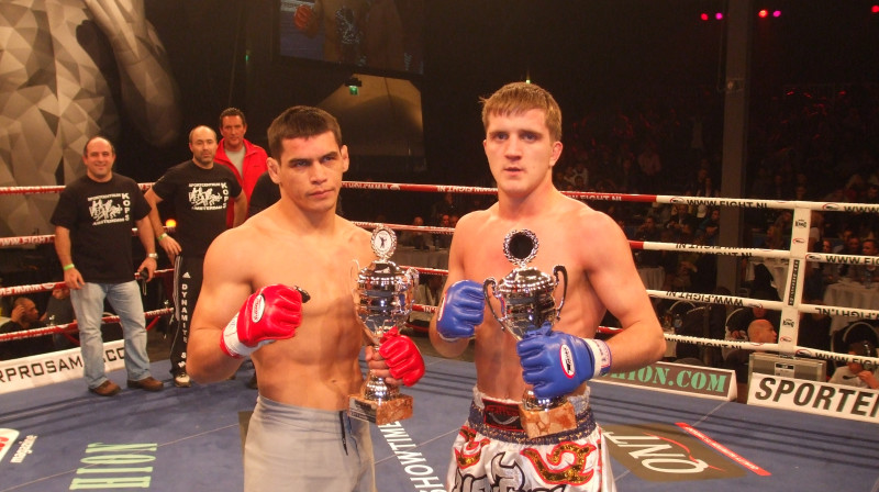 Bogdans Krištea (pa kreisi) un Aleksandrs Truškins pēc cīņas
Foto: fightclub.lv