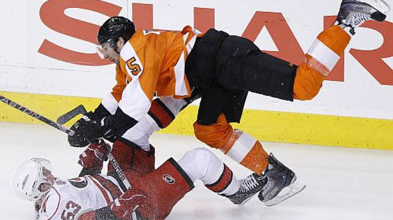 "Flyers" - "Hurricanes" spēles epizode
Foto: AP/Scanpix