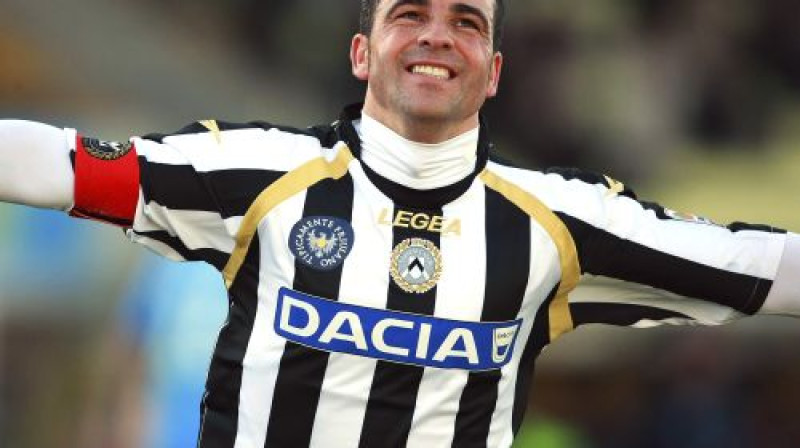 Antonio DI Natale tuvu tam, lai otro gadu pēc kārtas kļūtu par rezultatīvāko futbolistu čempionātā
Foto: AP/Scanpix