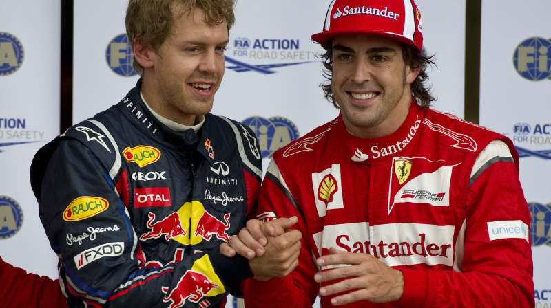 Sebastians Fetels un Fernando Alonso
Foto: AFP/Scanpix