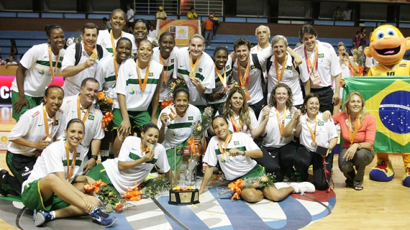 Brazīlijas sieviešu basketbola valstsvienības triumfs 20. Ameriku čempionātā Kolumbijā
Foto: www.fibaamericas.com