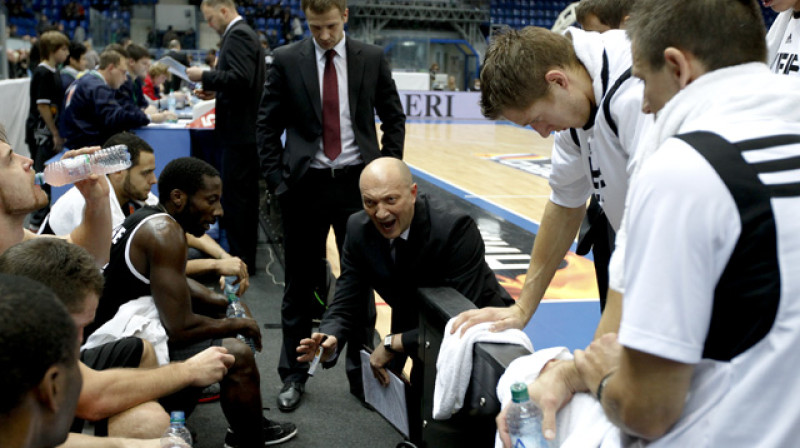 Ramūns Butauts dod norādījumus VEF spēlētājiem
Foto: vtb-league.com