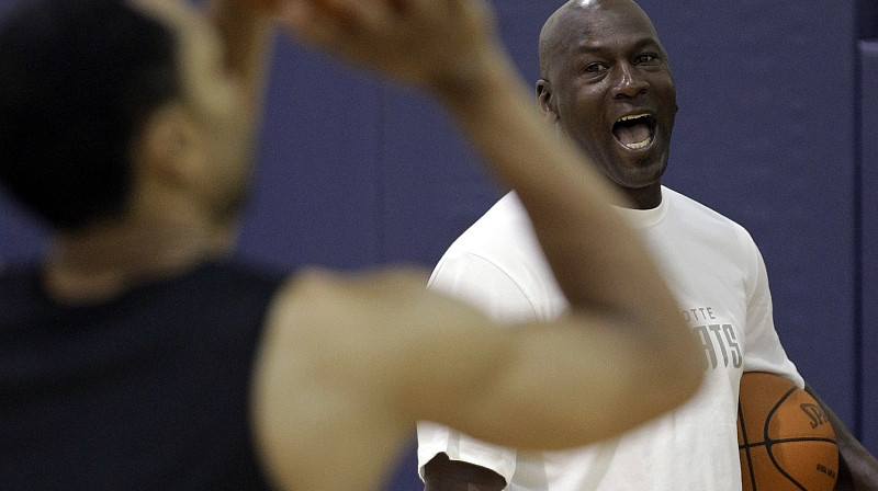 Maiklam Džordanam piederošās "Bobcats" komandas sezonas sākums nav bijis veiksmīgs
Foto: AP/Scanpix