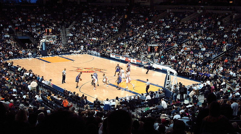 Goldensteitas "Warriors" mājvietā "Oracle Arena" šonakt sezonas pēdējā spēle 
Foto: oaklandlocal.com