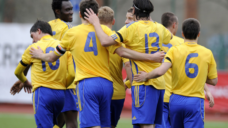 FK "Ventspils" spēlētāji svin vārtu guvmu
Foto: Romāns Kokšarovs, Sporta Avīze, f64