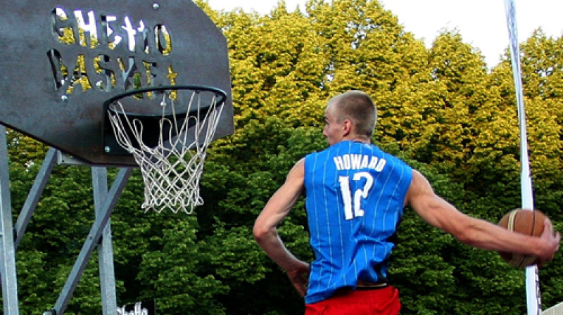 Kristaps Dārgais lidojumā pie "Ghetto Basket" groza
Foto: Renārs Buivids