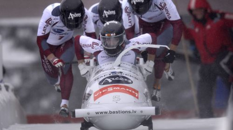 Oskara Melbārža ekipāža startā
Foto:AP/Scanpix