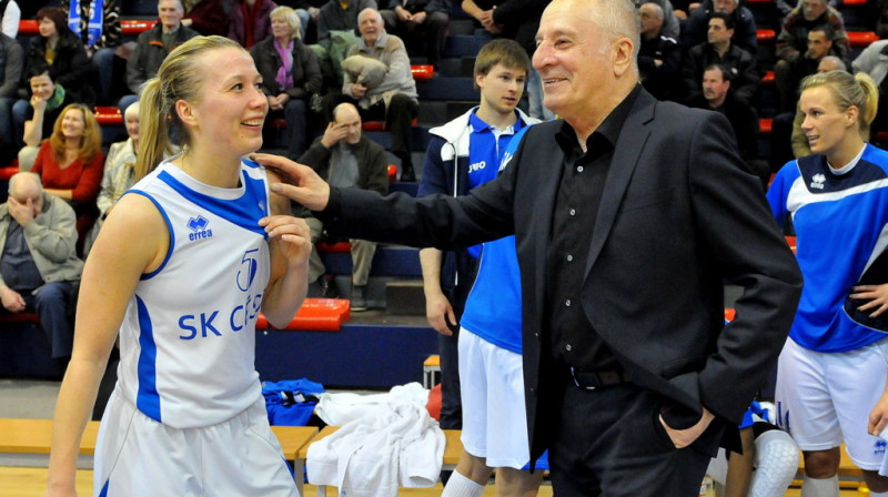 Anda Eibele un Armands Krauliņš: Latvijas Sieviešu basketbola līgas uzvarētāji 2013. gada sezonā
Foto: Romualds Vambuts, Sportacentrs.com