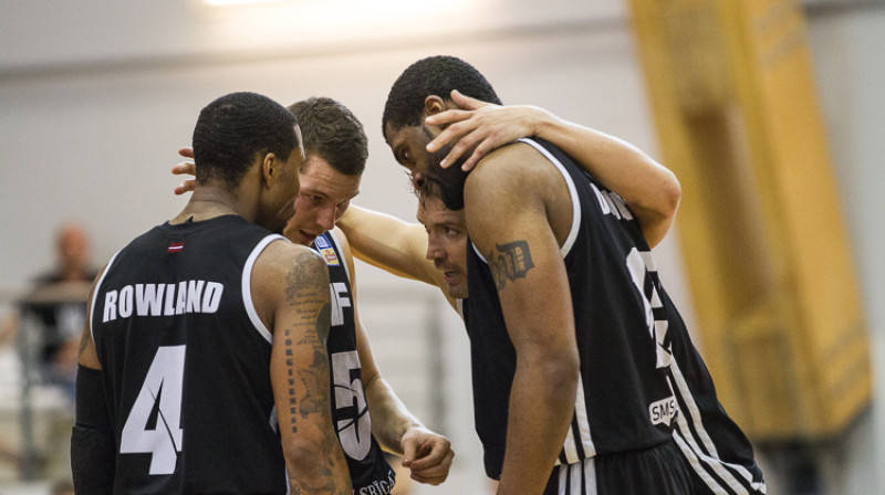 VEF Rīga: tikai viena uzvara šķir no trešā LBL čempionu titula un sezonas beigām.
Foto: Mikus Kļaviņš, VEF Rīga