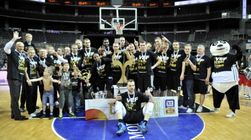 VEF Rīga: zelta punkts labai sezonai.
Foto: Romans Kokšarovs, Sporta Avīze/f64