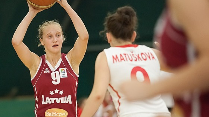 Kristiāna Rikveile: 10 punktu Latvijas U16 izlases labā Eiropas čempionāta ceturtdaļfināla spēlē ar Čehijas izlasi.
Foto: FIBAEurope.com
