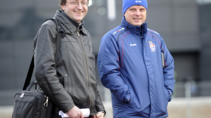 "Skonto" direktors Askolds Uldriķis un prezidents Vladimirs Koļesņičenko
Foto: Romāns Kokšarovs, Sporta Avīze, f64