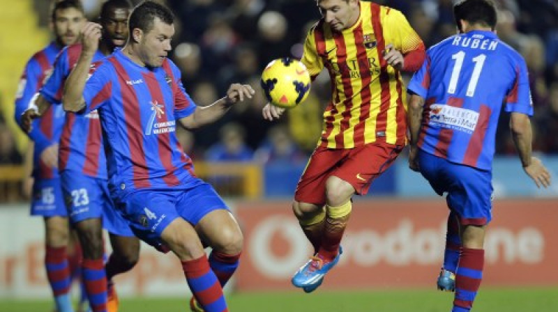 Lionels Mesi "Levante" futbolistu ielenkumā
Foto: AFP/Scanpix