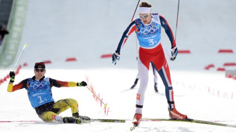 Norvēģija finiša spurtā izcīna ļoti svarīgu uzvaru ziemeļu divcīņas sacensībās
Foto: AFP/Scanpix