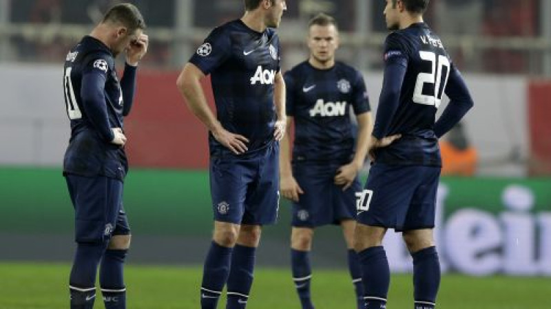 Mančestras "United" spēlētāji galvas nodur arvien zemāk
Foto:AP/Scanpix