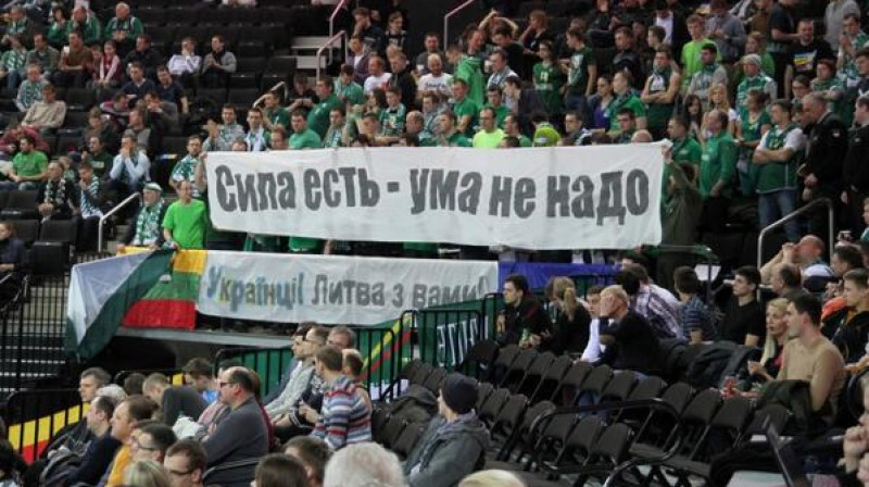 “Spēks ir – prātu nevajag”, “Ukraiņi! Lietuva ir ar jums”
