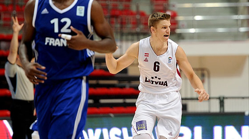 Ervīnam Mežniekam otrais, Latvijas U18 izlasei sestais Eiropas čempionāta ceturtdaļfināls.
Foto: FIBAEurope.com