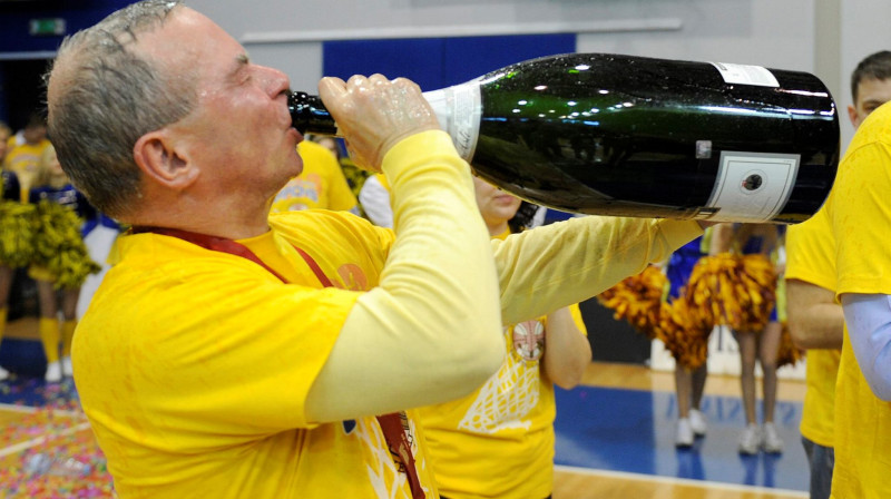 Aivars Lembergs 2013. gada 6. aprīlī, dienā, kad Ventspils pirmo reizi uzvarēja Baltijas Basketbola līgā
Foto: Romāns Kokšarovs, f64