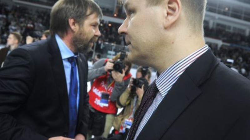 Oļegs Znaroks un Raimo Sumanens - 2012. gada KHL finālā
Foto: ITAR-TASS/Scanpix