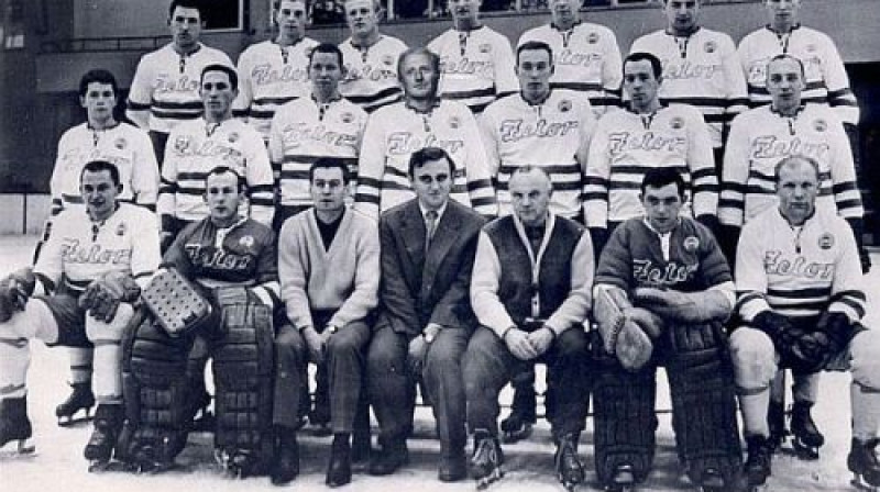 Brno hokeja komanda "Kometa" 1965./1966. gada sezonā - kad pēdējo reizi tika iegūts čempionu tituls.