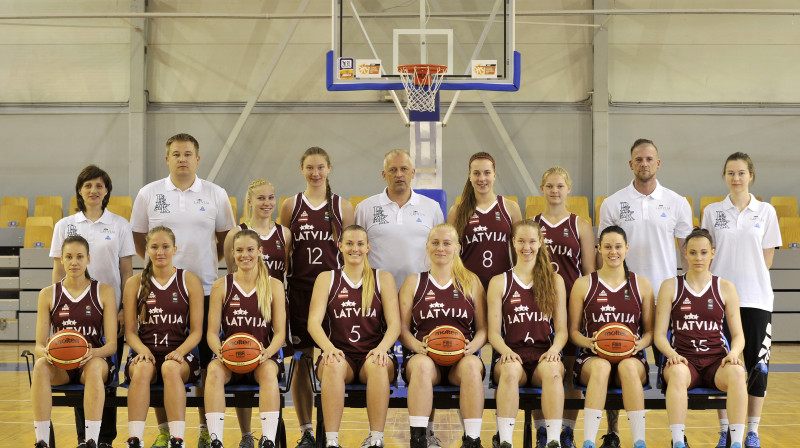 Latvijas U20 sieviešu izlase: sākas cīņa par Eiropas U20 čempionāta medaļām.
Foto: basket.lv