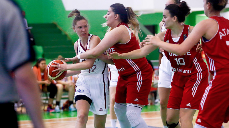 Paula Strautmane: 22 punkti, 9 atlēkušās, 5 ezultatīvas piespēles mačā ar Turcijas komandu.
Foto: FIBAEurope.com