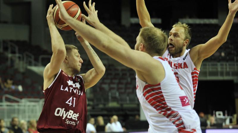 Ingus Jakovičs spēlē ar Polijas izlasi.
Foto: basket.lv