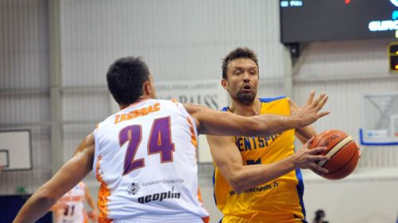 Kristaps Janičenoks pirmajā spēlē pret "Helios Suns"
Foto: Bkventspils.lv