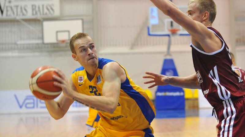 Māris Gulbis pret Kristapu Dārgo
Foto: bkventspils.lv