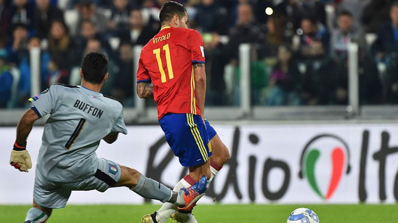 Mirklis pirms Džanluidži Bufona kļūdas un Vitolo vārtu guvuma
Foto: AFP/Scanpix