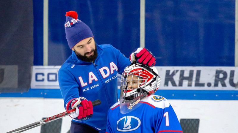 Edgars Masaļskis audzina jauno maiņu
Foto: HC "Lada"