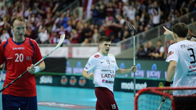 Toms Akmeņlauks pēc otro vārtu guvuma
Foto: Ritvars Raits, IFF Floorball