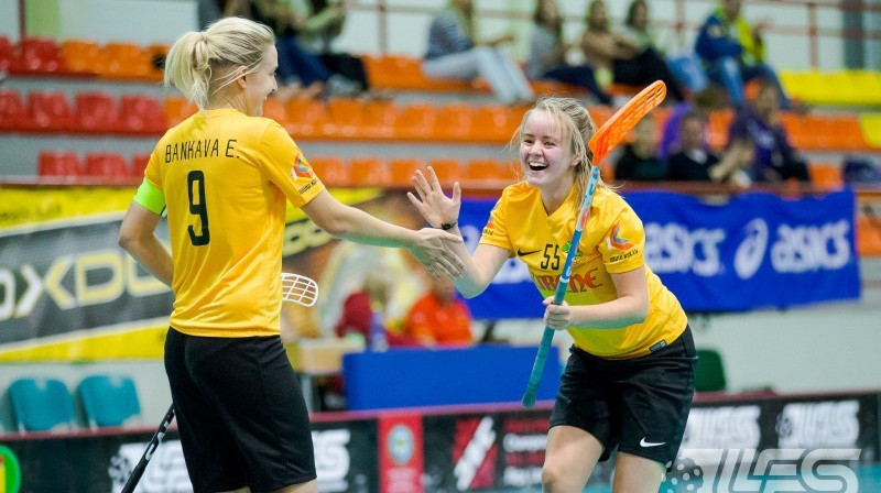 E.Bankava (#9) un L.Gaugere (#55)
Foto: Raivo Sarelainens, floorball.lv