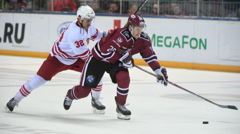 Artūrs Kulda un Uvis Balinskis
Foto: Romāns Kokšarovs/F64