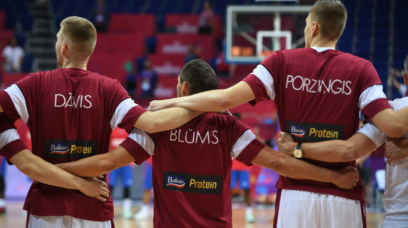 Latvijas basketbola valstsvienība 
Foto: Romāns Kokšarovs, Sporta Avīze, f64