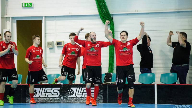 "Lielvārde/Fat Pipe" 
Foto: Raivo Sarelainens, floorball.lv