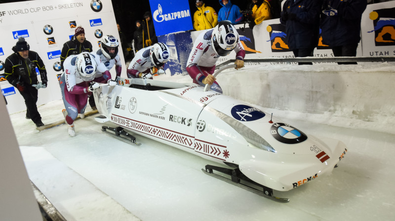 Oskara Ķibermaņa četrinieks startā
Foto: Viesturs Lācis/bobslejs.lv