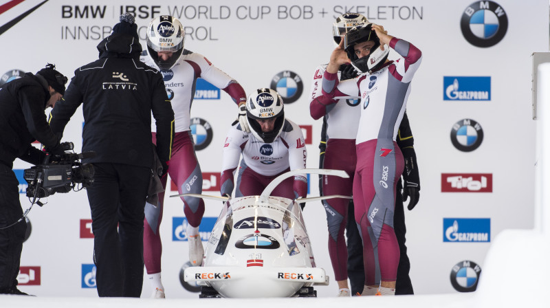 Oskara Ķibermaņa vadītais četrinieks startā
Foto: Viesturs Lācis, bobslejs.lv