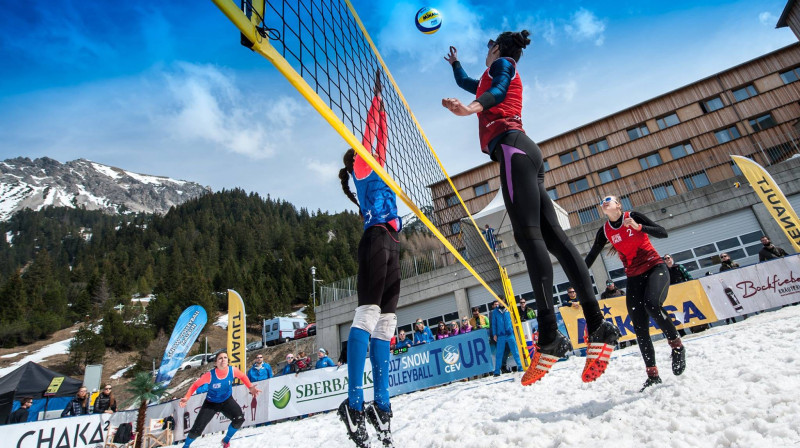 Jekaterina Stepanova uzbrūk
Foto: Snow Volleyball European Tour