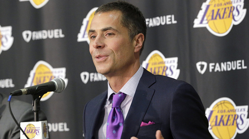 Losandželosas "Lakers" ģenerālmenedžeris Robs Pelinka
Foto: AP/Scanpix