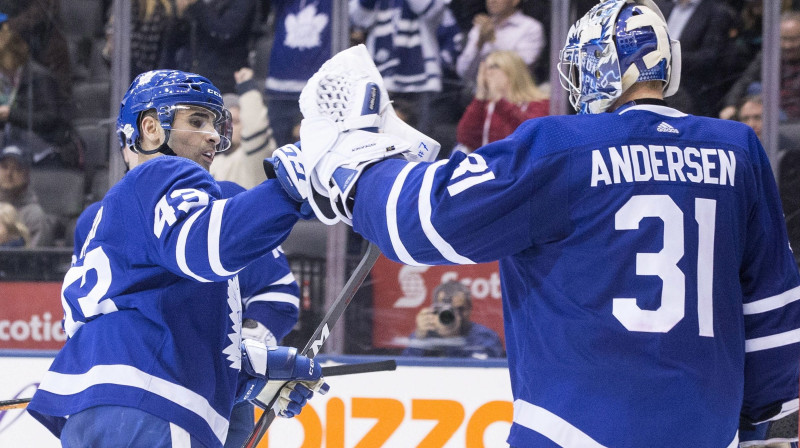 Nazems Kadri un Fredriks Andersens
Foto: AP/Scanpix