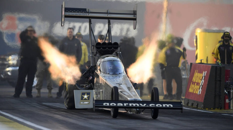 Tonijs Šūmahers ar "Top Fuel" dragsteri
Foto: NHRA