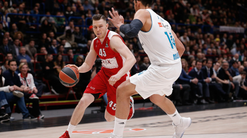 Dairis Bertāns un Gustavo Ajons 
Foto: olimpiamilano.com