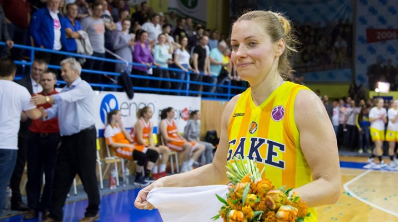 Zuzana Žirkova pēc karjeras pēdējās spēles
Foto: fiba.com