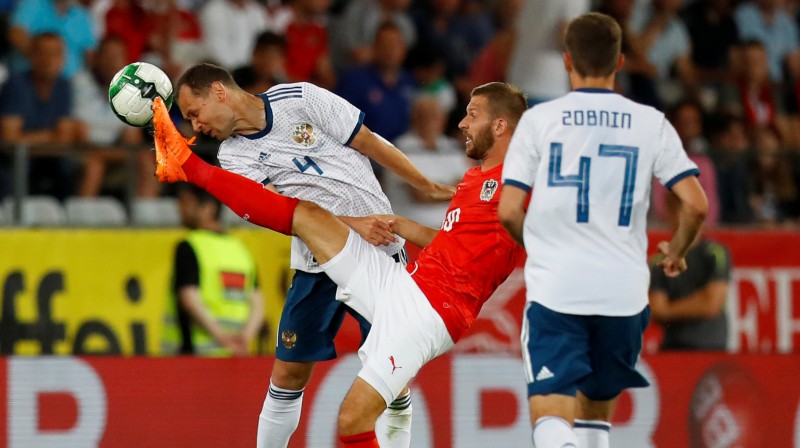 Sergejs Ignaševičs (nr. 4) aizvadīja pirmo spēli izlasē kopš "Euro 2016" finālturnīra
Foto: Reuters/Scanpix