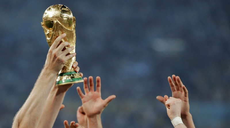 Kura izlase cels šo trofeju virs galvas?
Foto: AP/Scanpix