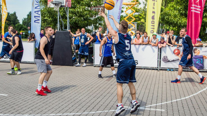 2017. gada Jelgavas "Ghetto Basket" atklāšanas spēle ar BK "Jelgava" basketbolistu līdzdalību
Publicitātes foto