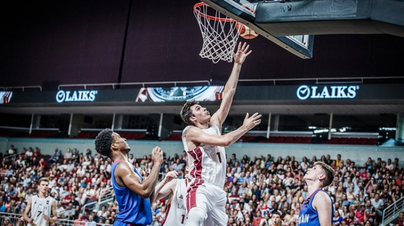 Adrians Šnipke spēlē pret Lielbritāniju
Foto: FIBA