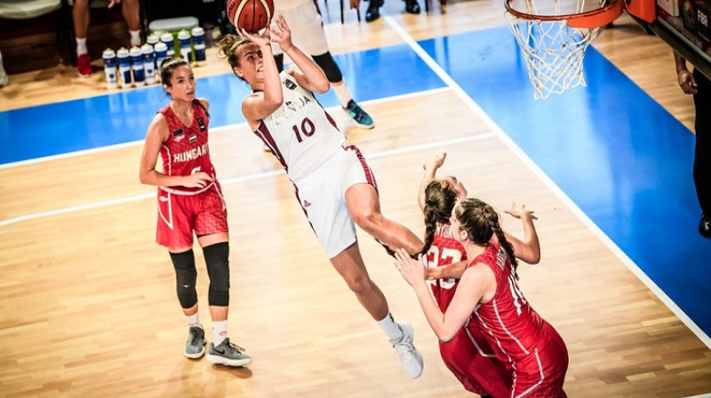 Aleksa Gulbe: 24 punkti un deviņas atlēkušās bumbas uzvarā pār Ungāriju
Foto: FIBA